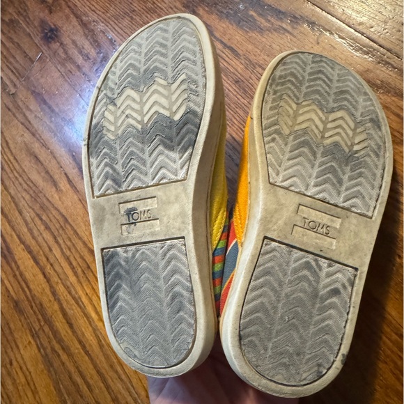 Toms Sesame Street Bert and Ernie Sneakers, size 11 - Picture 3 of 4